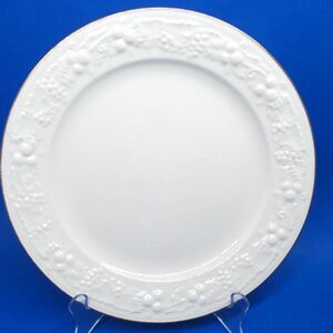 Homer Laughlin Eggshell Theme Beige 9 1/4" Embossed Order Of Blue Goose Plate